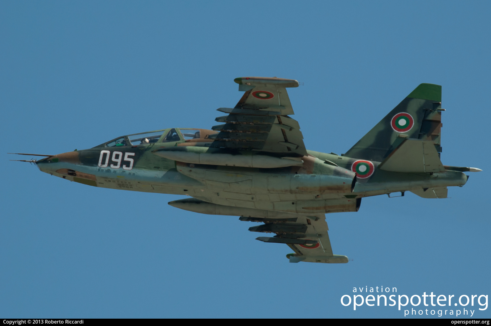 095 - Bulgarian Air Force Sukhoi Su-25UBK at Kecskemét Air Base (LHKE) taken by Roberto Riccardi | openspotter.org | ID: 66731