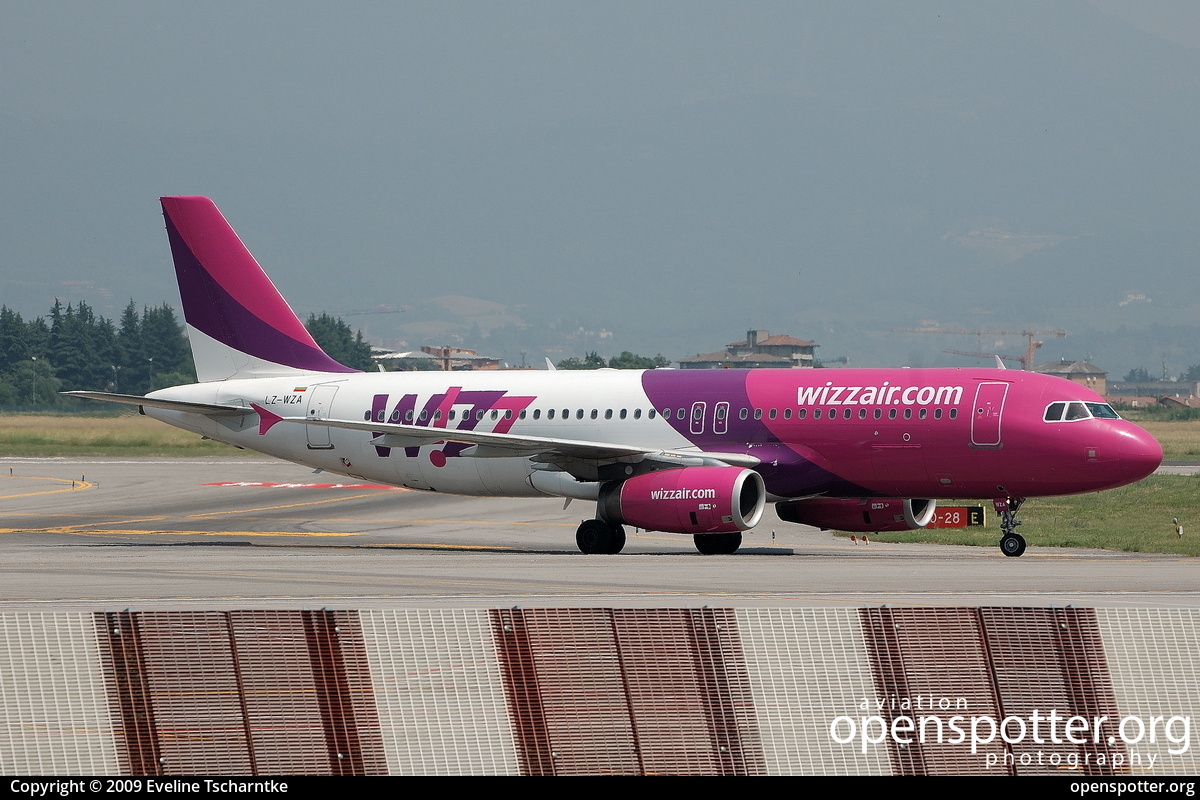 LZ-WZA - Wizz Air (Bulgaria) Airbus A320-232 at Orio al Serio International Airport (BGY/LIME) taken by Eveline Tscharntke | openspotter.org | ID: 2281