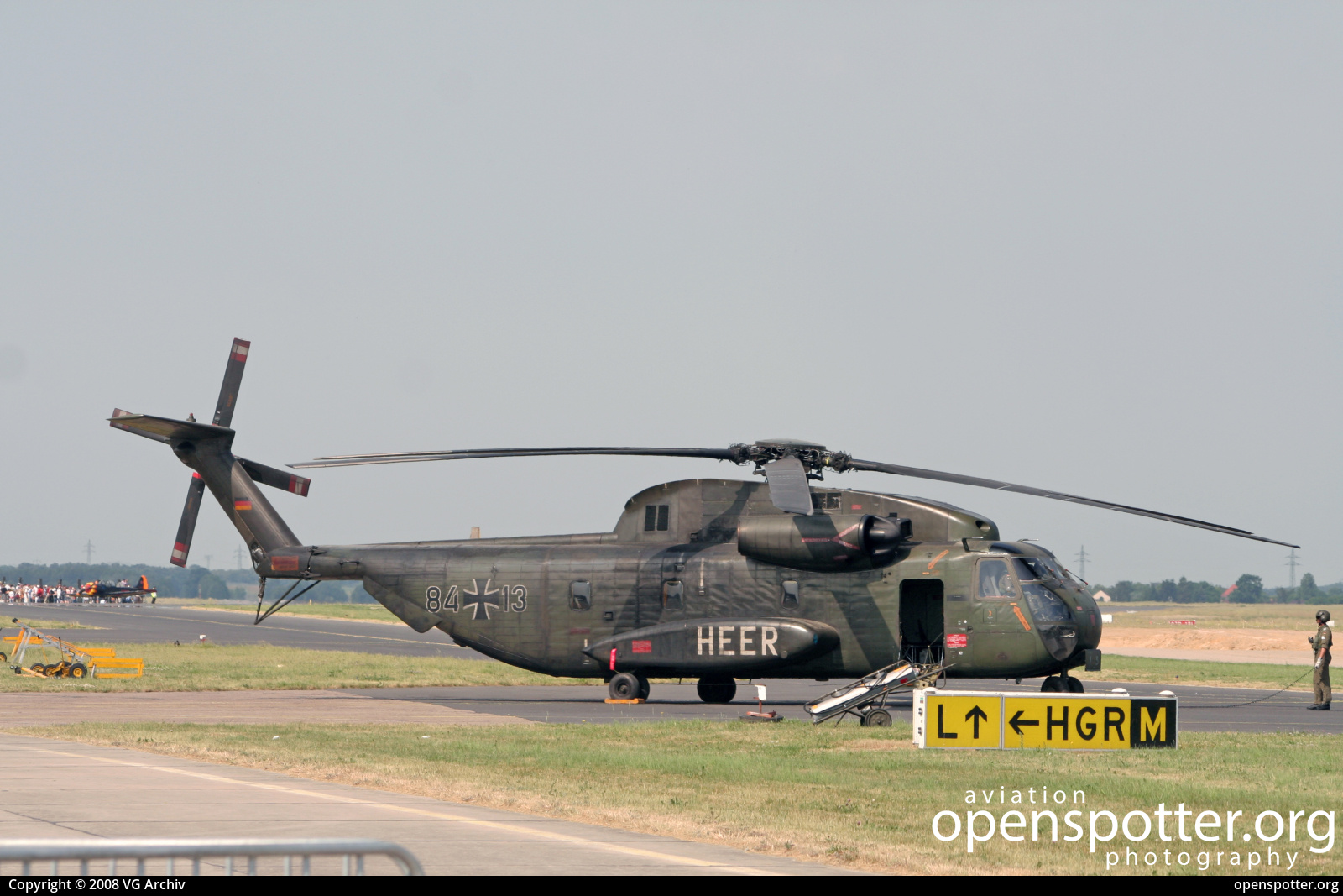 84+13 - German Army (Heer) VFW-Fokker CH-53G (S-65) at Berlin-Schönefeld International Airport (SXF/EDDB) taken by VG Archiv | openspotter.org | ID: 88811