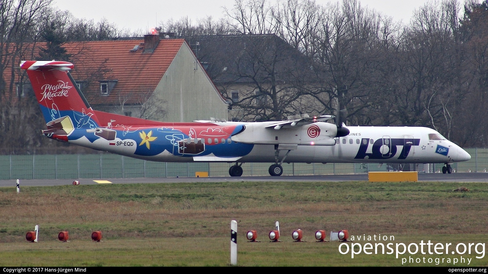 SP-EQD - LOT Polish Airlines De Havilland Canada DHC-8-402Q Dash 8 at Berlin-Tegel Airport (TXL/EDDT) taken by Hans-Jürgen Mind | openspotter.org | ID: 50689
