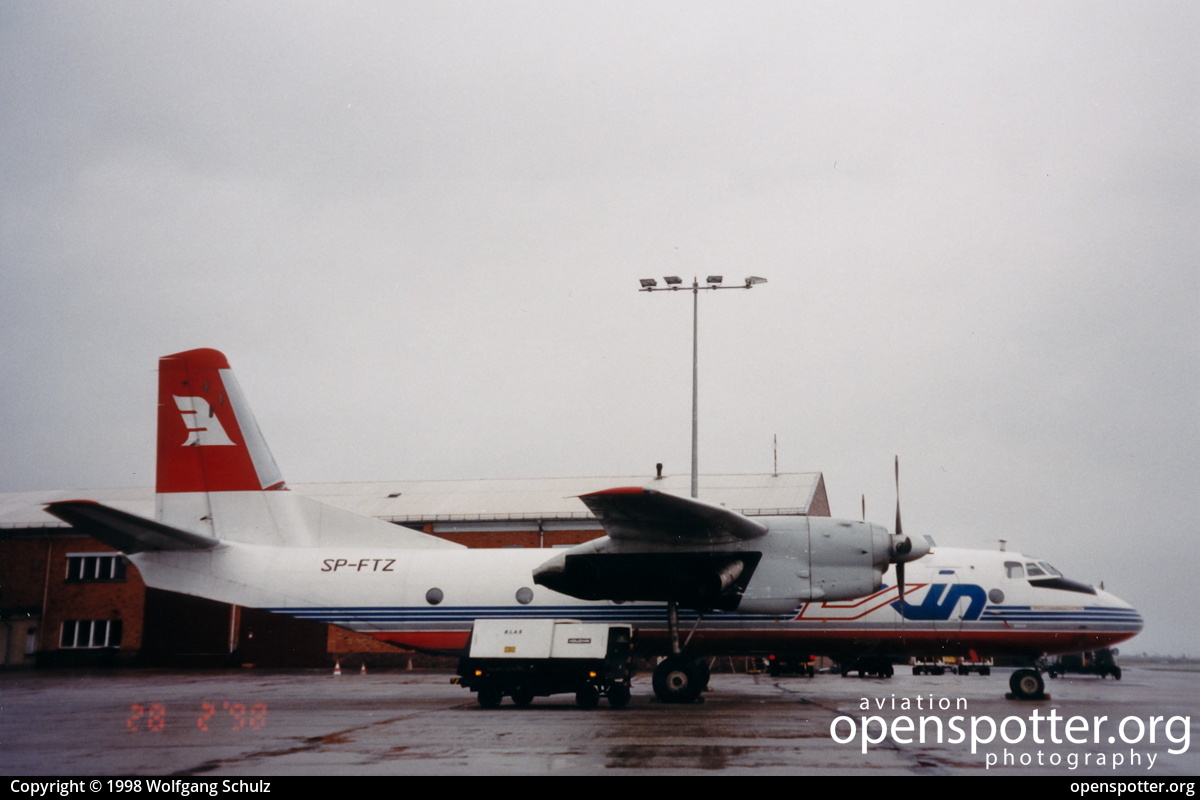 SP-FTZ - Exin Antonov An-26 at Berlin-Schönefeld International Airport (SXF/EDDB) taken by Wolfgang Schulz | openspotter.org | ID: 2180