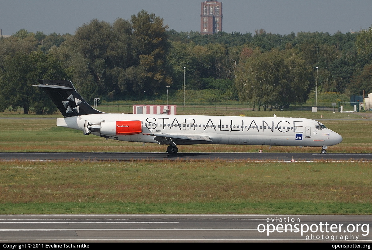 SE-DIB - Scandinavian Airlines McDonnell Douglas MD-87 at Berlin-Tegel Airport (TXL/EDDT) taken by Eveline Tscharntke | openspotter.org | ID: 1588