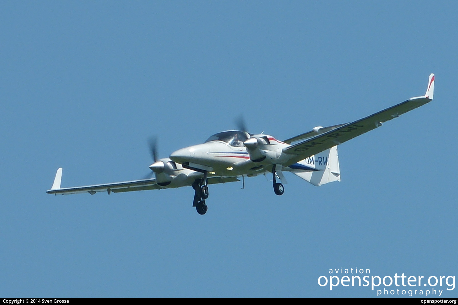 OM-RWI - Private / Untitled Diamond Aircraft Industries DA-42 NG at Berlin-Schönefeld International Airport (SXF/EDDB) taken by Sven Grosse | openspotter.org | ID: 46110