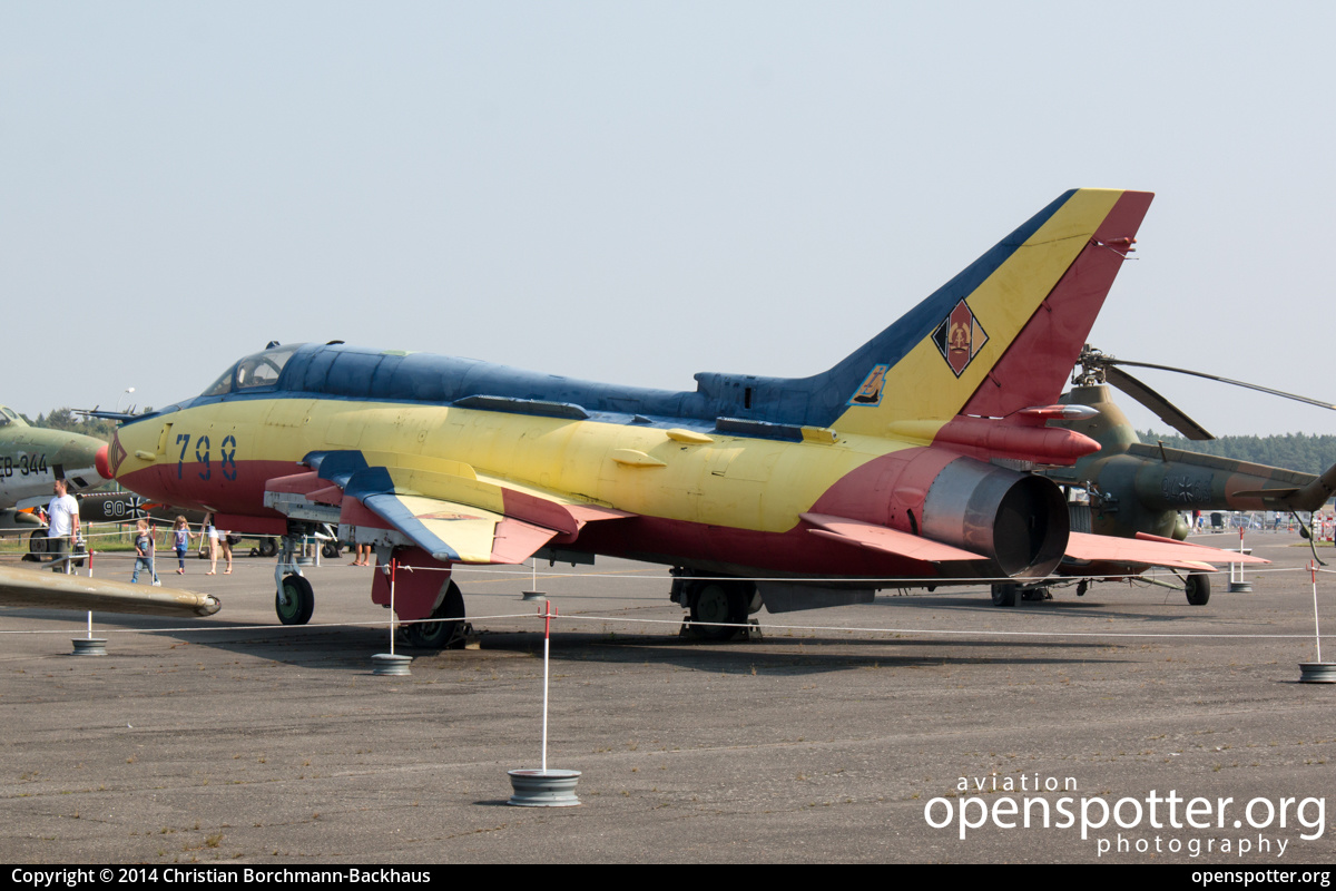 798 - Luftstreitkräfte der DDR (East German Air Force) Sukhoi Su-22M4 at RAF Gatow (GWW/EDBG) taken by Christian Borchmann-Backhaus | openspotter.org | ID: 41913