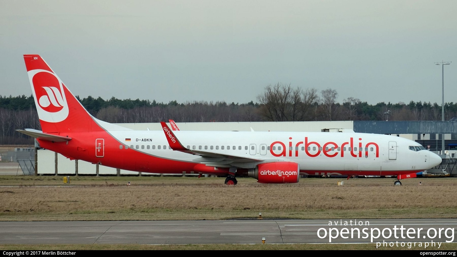 D-ABKN - Air Berlin Boeing 737-86J(WL) at Hanover-Langenhagen Airport (HAJ/EDDV) taken by Merlin Böttcher | openspotter.org | ID: 40088