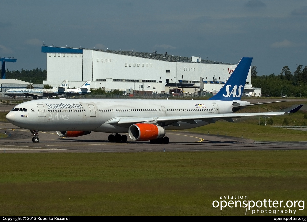 LN-RKH - Scandinavian Airlines Airbus A330-343X at Stockholm-Arlanda Airport (ARN/ESSA) taken by Roberto Riccardi | openspotter.org | ID: 8791