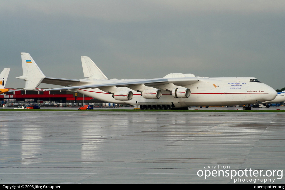 UR-82060 - Antonov Airlines (Antonov Design Bureau) Antonov An-225-100 at Manchester Airport (MAN/EGCC) taken by Jörg Graupner | openspotter.org | ID: 4946
