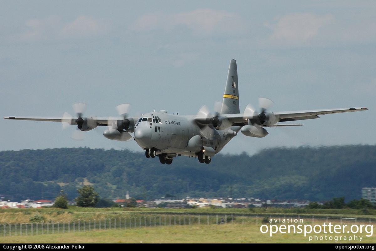 92-1533 - US Airforce (USAF) Lockheed C-130H  Hercules at Echterdingen Airport (STR/EDDS) taken by Alexander Pelka | openspotter.org | ID: 21859