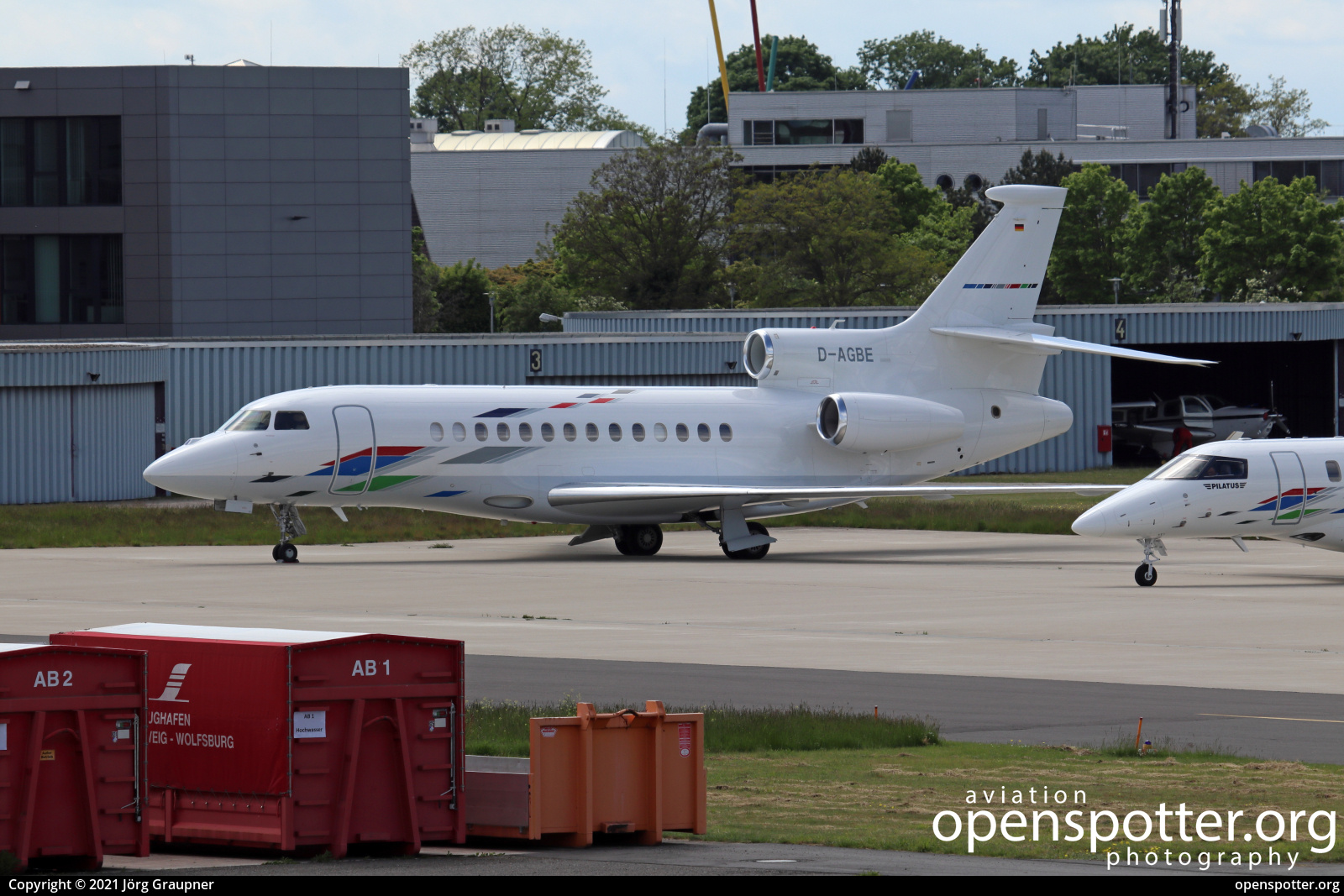 D-AGBE - Volkswagen Air Service Dassault Falcon 7X at Braunschweig-Wolfsburg Regional Airport (BWE/EDVE) taken by Jörg Graupner | openspotter.org | ID: 75867