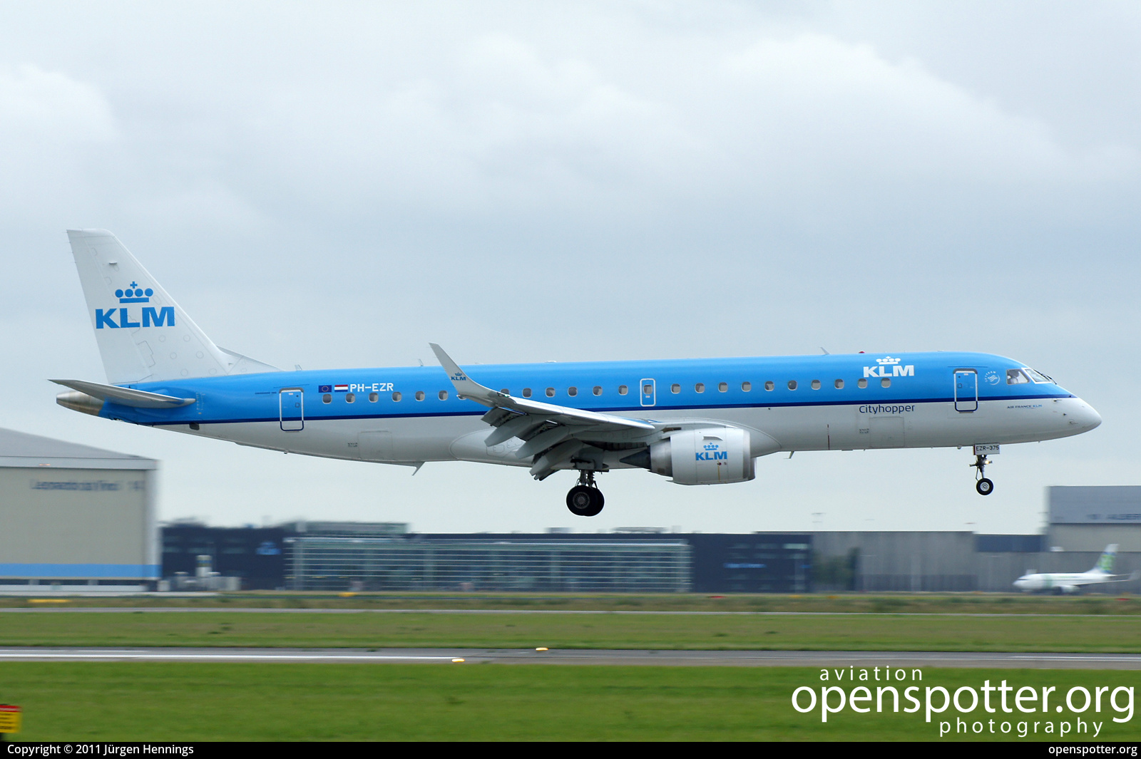 PH-EZR - KLM Cityhopper Embraer ERJ-190STD (ERJ-190-100) at Schiphol Airport (AMS/EHAM) taken by Jürgen Hennings | openspotter.org | ID: 39949