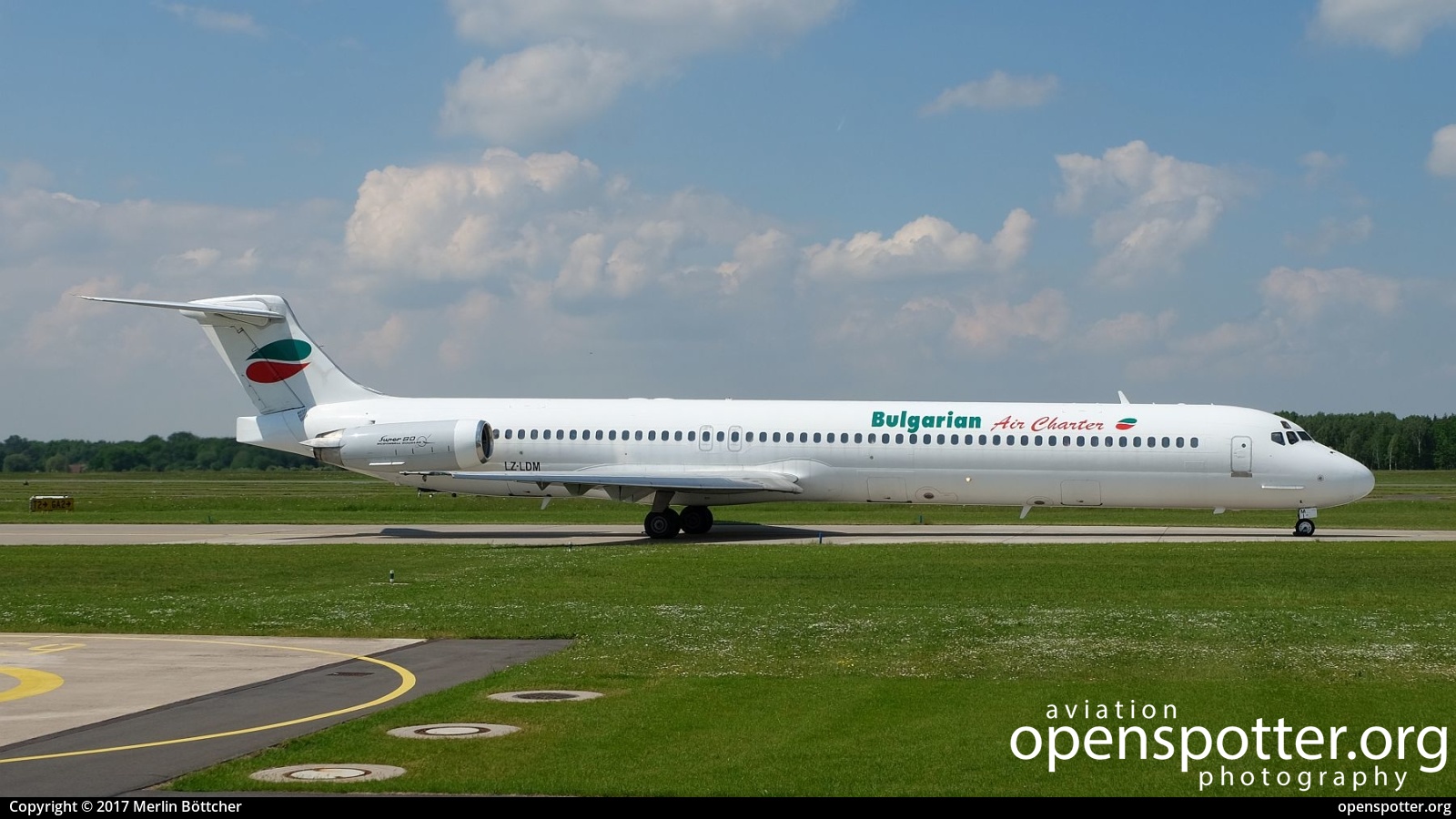 LZ-LDM - Bulgarian Air Charter McDonnell Douglas MD-82 at Hanover-Langenhagen Airport (HAJ/EDDV) taken by Merlin Böttcher | openspotter.org | ID: 42778