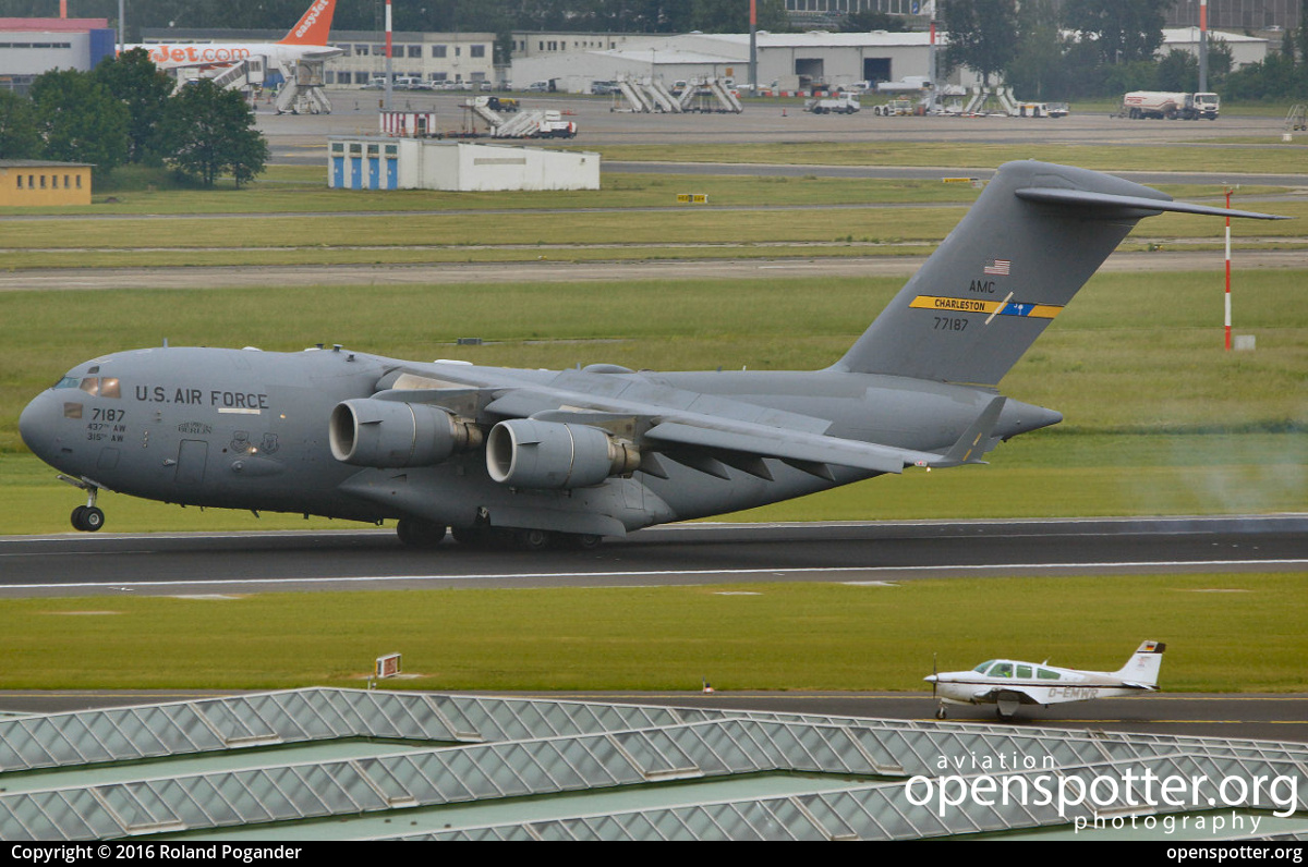 07-7187 - US Airforce (USAF) Boeing C-17A Globemaster III at Berlin-Schönefeld International Airport (SXF/EDDB) taken by Roland Pogander | openspotter.org | ID: 72439