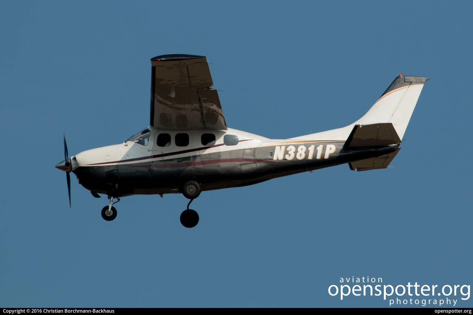 N3811P - Private / Untitled Cessna P210N Pressurized Centurion II at Berlin-Schönefeld International Airport (SXF/EDDB) taken by Christian Borchmann-Backhaus | openspotter.org | ID: 46012