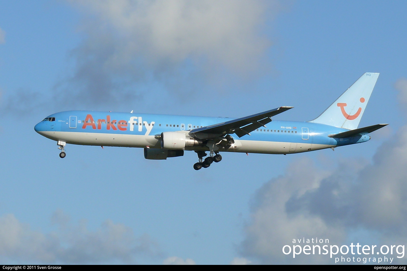 PH-AHQ - Arkefly Boeing 767-383(ER) at Schiphol Airport (AMS/EHAM) taken by Sven Grosse | openspotter.org | ID: 39215