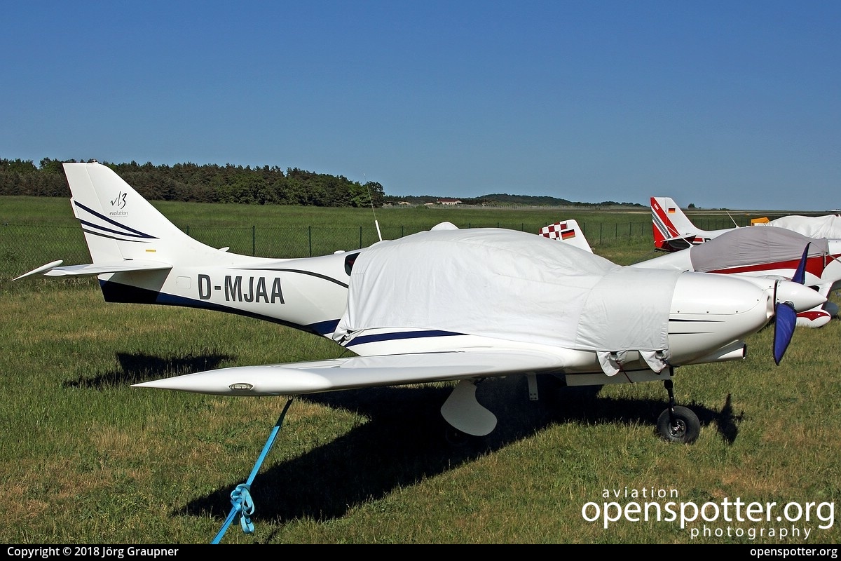 D-MJAA - Private / Untitled AVEKO VL-3 at Heringsdorf Airport (HDF/EDAH) taken by Jörg Graupner | openspotter.org | ID: 55472