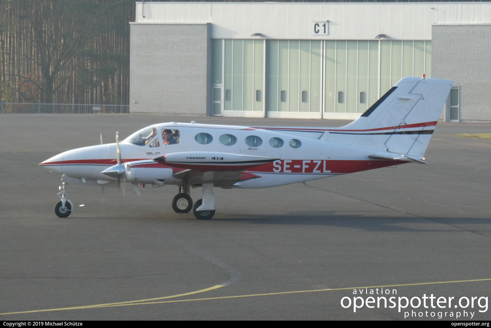 SE-FZL - Private / Untitled Cessna 414 at Flugplatz Schönhagen (EDAZ) taken by Michael Schütze | openspotter.org | ID: 66145
