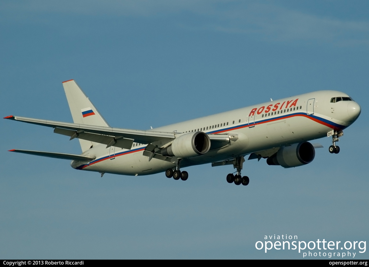 EI-DZH - Rossiya - Russian Airlines Boeing 767-3Q8(ER) at Larnaca International Airport (LCA/LCLK) taken by Roberto Riccardi | openspotter.org | ID: 8770