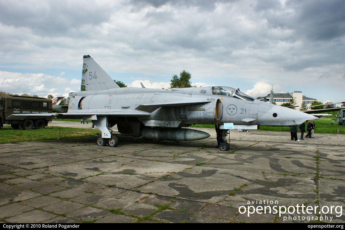 37954 - Sweden - Air Force Saab AJSF37 Viggen at off airport taken by Roland Pogander | openspotter.org | ID: 27122