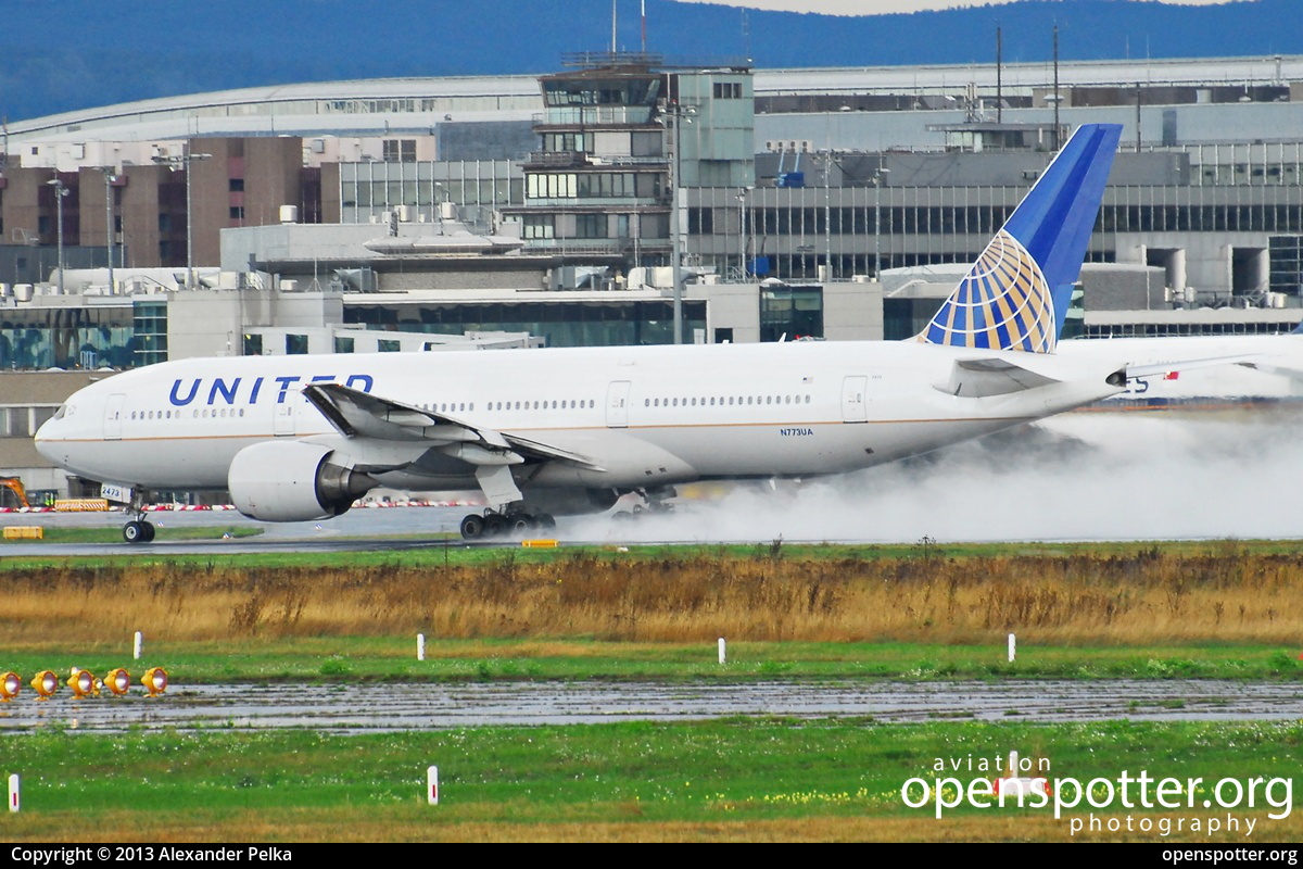 N773UA - United Airlines Boeing 777-222 at Frankfurt International Airport (FRA/EDDF) taken by Alexander Pelka | openspotter.org | ID: 9240