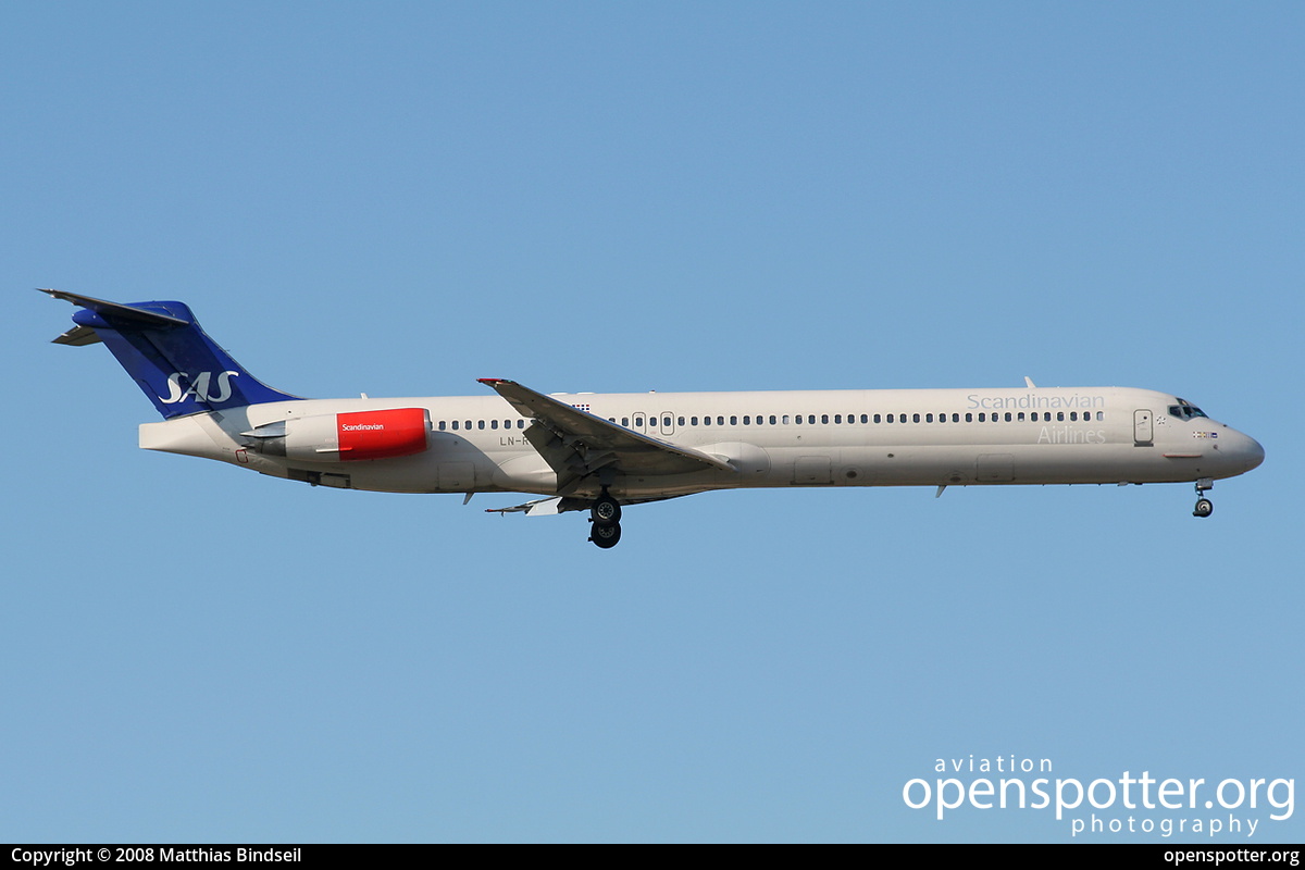 LN-ROM - Spanair McDonnell Douglas MD-81 at Malpensa International Airport (MXP/LIMC) taken by Matthias Bindseil | openspotter.org | ID: 22529