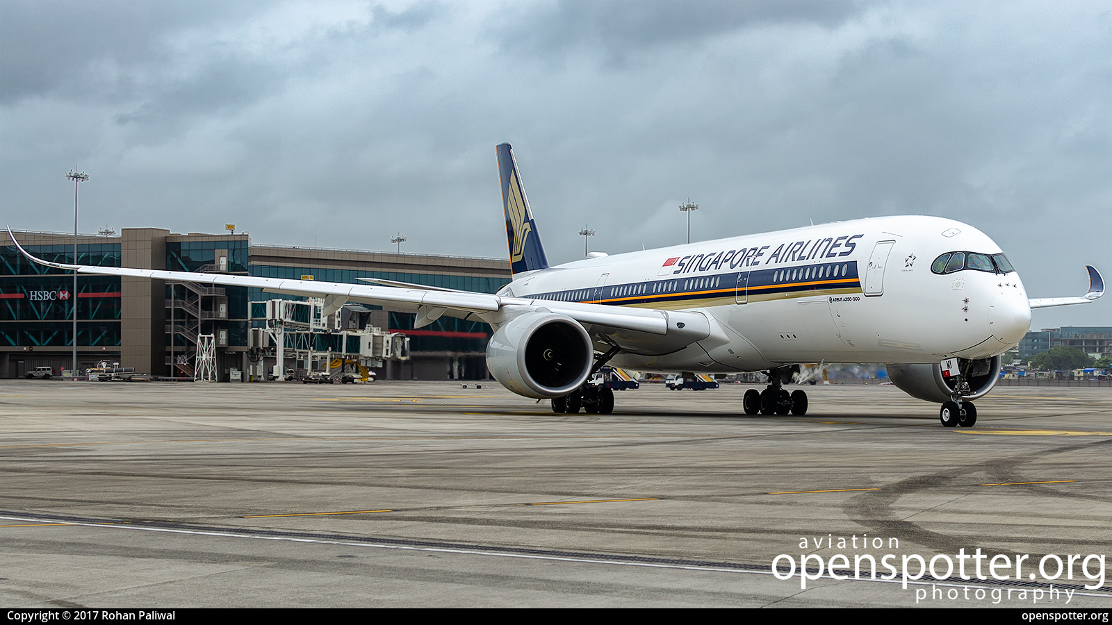 9V-SMI - Singapore Airlines Airbus A350-941 at Chatrapati Shivaji International Airport (BOM/VABB) taken by Rohan Paliwal | openspotter.org | ID: 71076