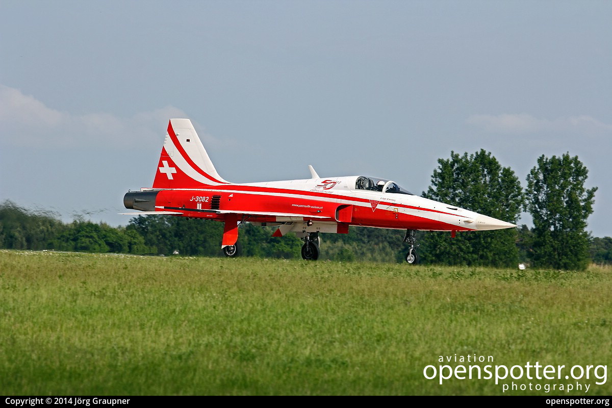 J-3082 - Swiss Air Force Northrop F-5E Tiger II    at Berlin-Schönefeld International Airport (SXF/EDDB) taken by Jörg Graupner | openspotter.org | ID: 17788