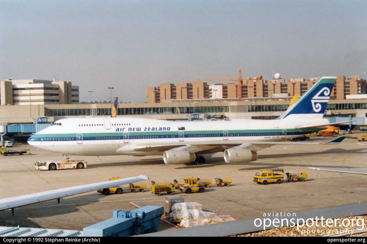 ZK-NBU - Air New Zealand Boeing 747-419 at Frankfurt International Airport (FRA/EDDF) taken by Stephan Reinke (Archiv) | openspotter.org | ID: 51656