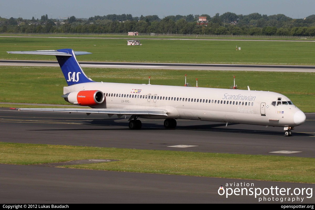 LN-RMO - Scandinavian Airlines McDonnell Douglas MD-82 at Düsseldorf International Airport (DUS/EDDL) taken by Lukas Baudach | openspotter.org | ID: 4024