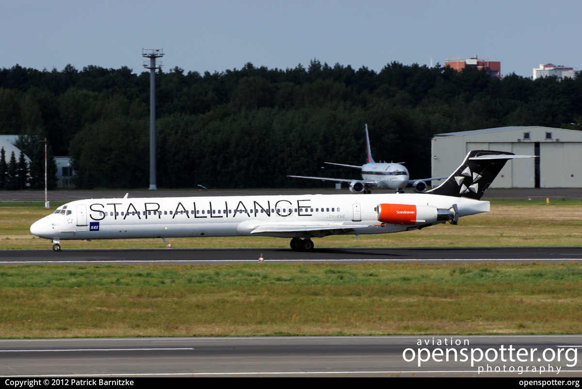 OY-KHE - Scandinavian Airlines McDonnell Douglas MD-82 at Berlin-Tegel Airport (TXL/EDDT) taken by Patrick Barnitzke | openspotter.org | ID: 4162