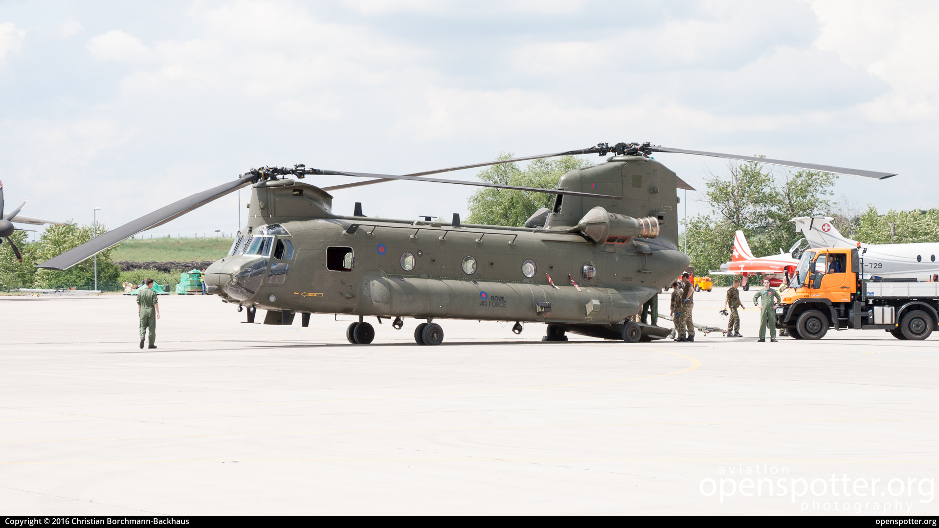 ZH893 - Royal Air Force Boeing Vertol CH-47C Chinook at Berlin-Schönefeld International Airport (SXF/EDDB) taken by Christian Borchmann-Backhaus | openspotter.org | ID: 67442