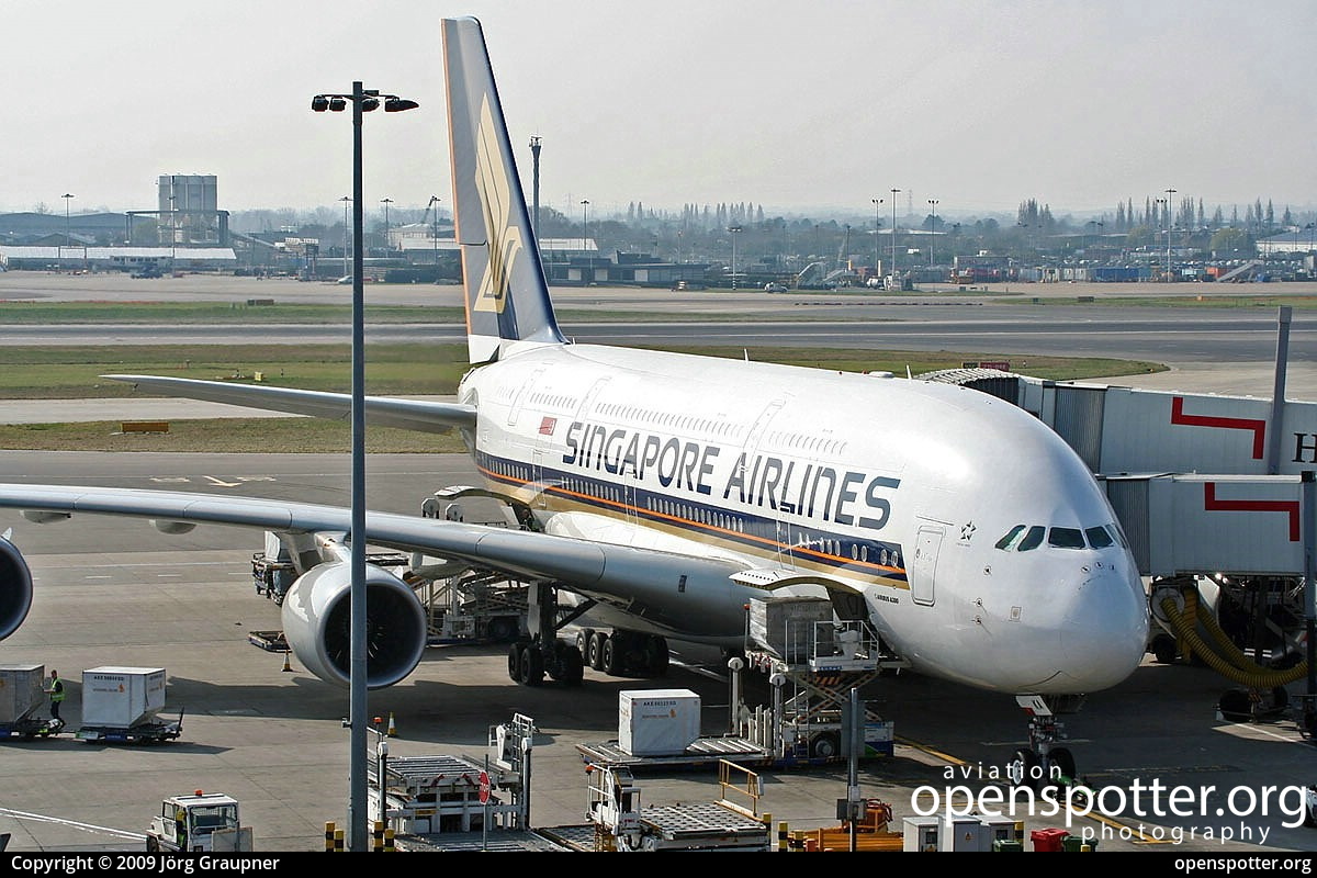 9V-SKA - Singapore Airlines Airbus A380-841 at London Heathrow Airport (LHR/EGLL) taken by Jörg Graupner | openspotter.org | ID: 4887
