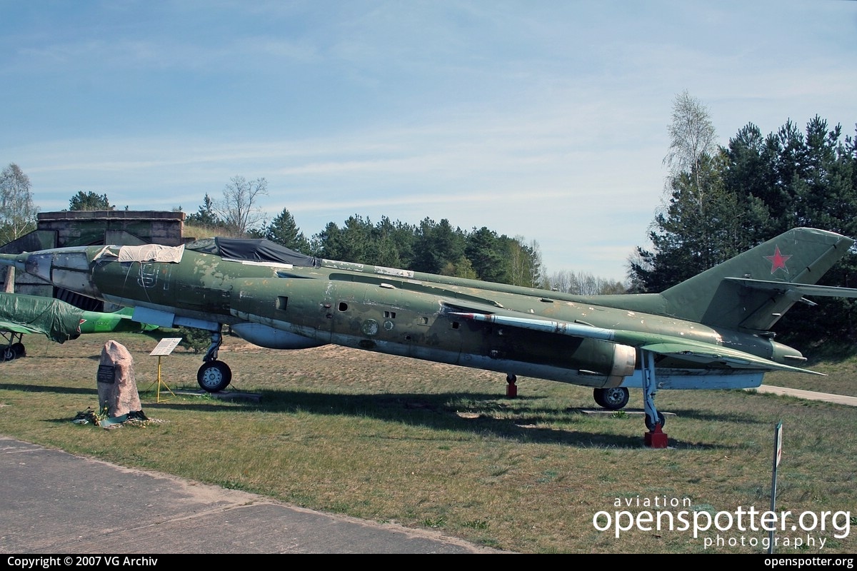 91 BLAU - Luftstreitkräfte der DDR (East German Air Force) YAKOVLEV Yak-28 at off airport (Germany) (YYY/YYYY) taken by VG Archiv | openspotter.org | ID: 72343