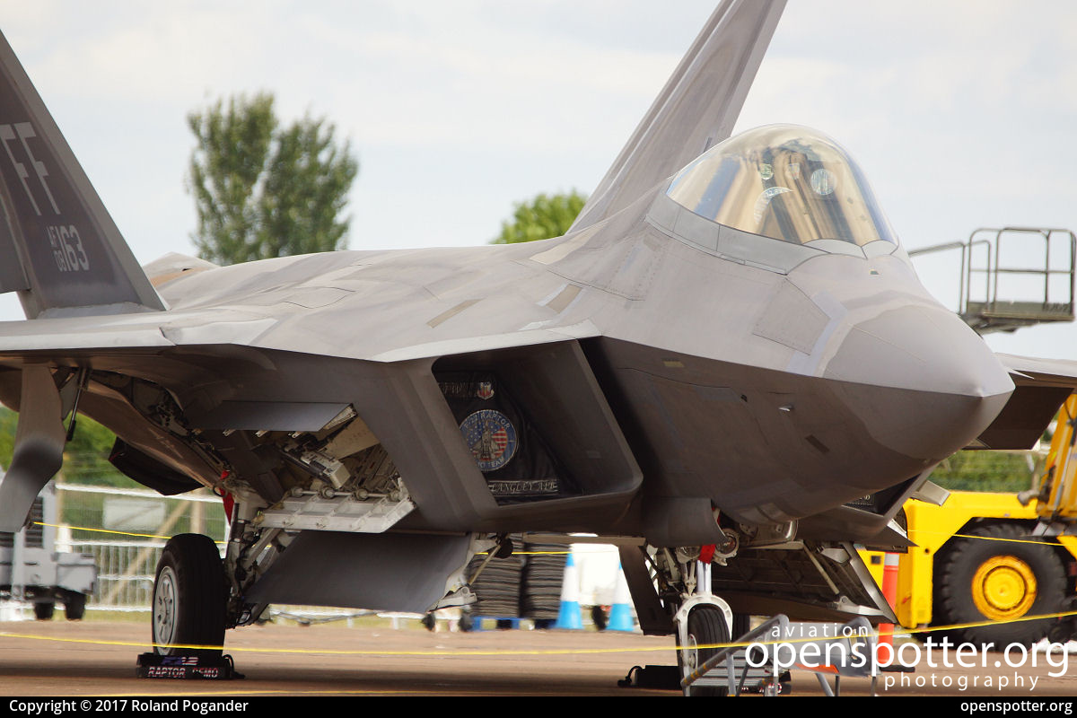 08-4163 - US Airforce (USAF) Lockheed Martin F-22A Raptor at RAF Fairford (FFD/EGVA) taken by Roland Pogander | openspotter.org | ID: 47461