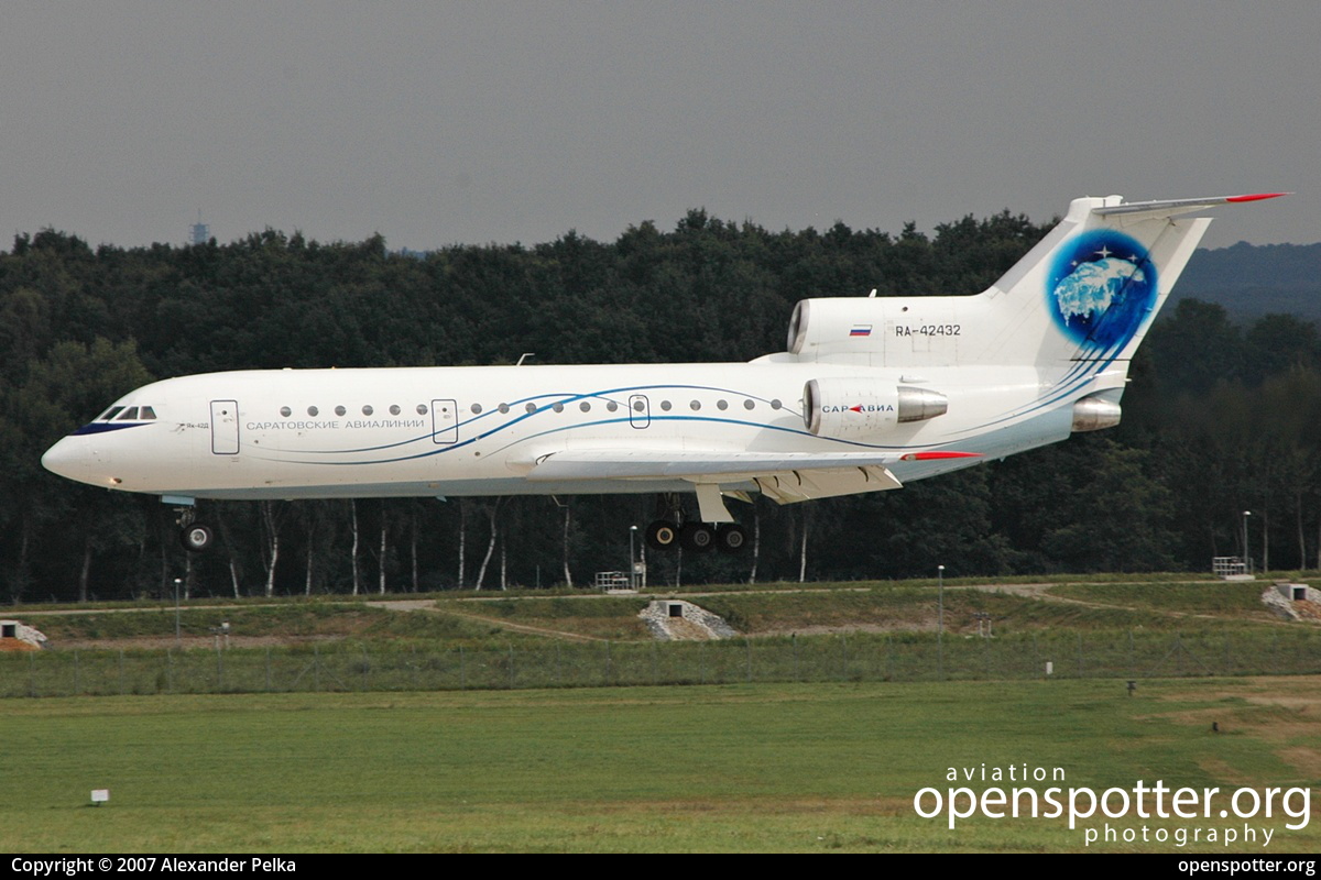 RA-42432 - Saratov Aviation Division Yakovlev Yak-42D at Hanover-Langenhagen Airport (HAJ/EDDV) taken by Alexander Pelka | openspotter.org | ID: 13026