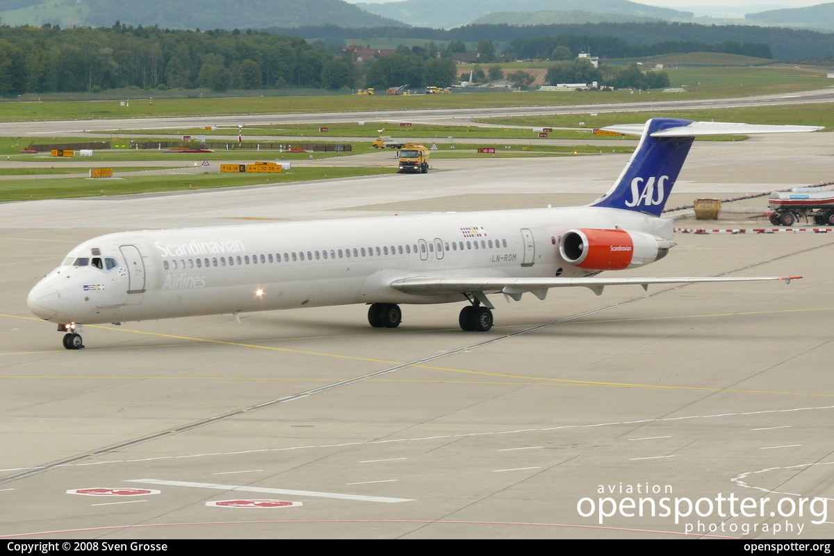 LN-ROM - Spanair McDonnell Douglas MD-81 at Zurich International Airport (ZRH/LSZH) taken by Sven Grosse | openspotter.org | ID: 36696