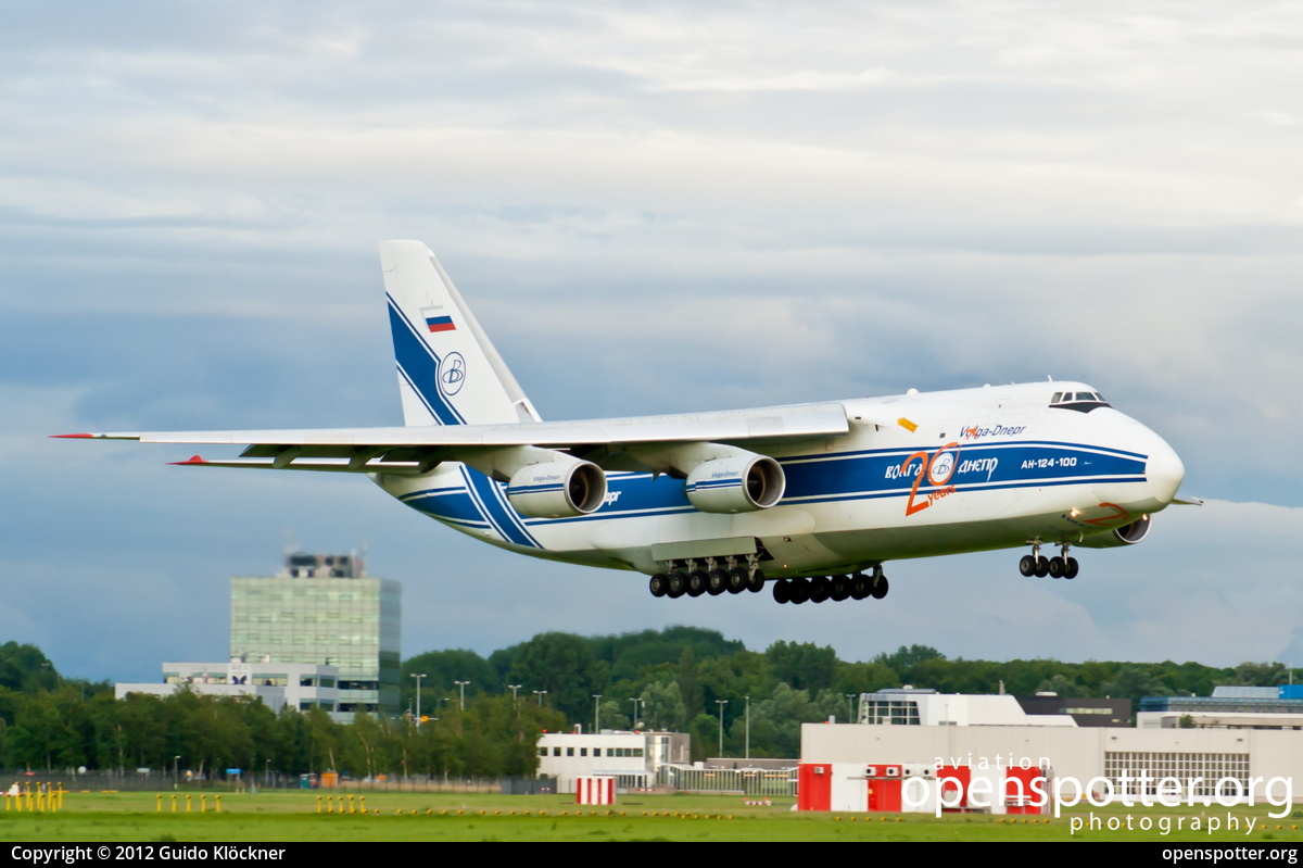 RA-82047 - Volga-Dnepr Airlines Antonov An-124-100 at Schiphol Airport (AMS/EHAM) taken by Guido Klöckner | openspotter.org | ID: 3645