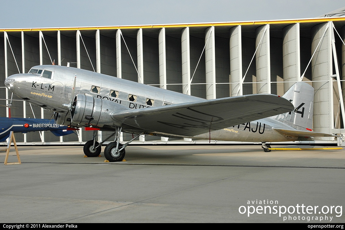 PH-AJU - Dutch Dakota Association Douglas DC-2-142 at Hamburg Airport (Fuhlsbüttel Airport) (HAM/EDDH) taken by Alexander Pelka | openspotter.org | ID: 13684