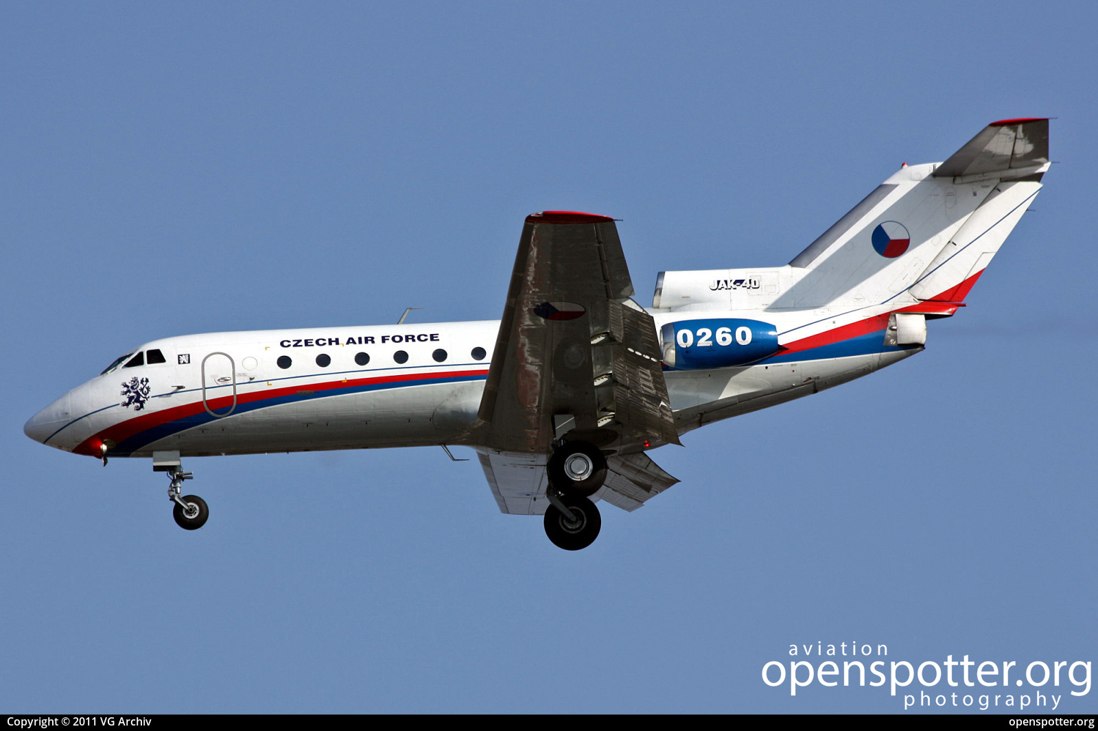 0260 - Czech Air Force Yakovlev Yak-40K at Berlin-Tegel Airport (TXL/EDDT) taken by VG Archiv | openspotter.org | ID: 72579