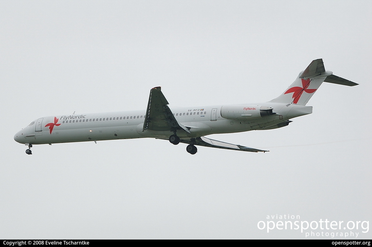 SE-RFD - FlyNordic McDonnell Douglas MD-82 at Berlin-Schönefeld International Airport (SXF/EDDB) taken by Eveline Tscharntke | openspotter.org | ID: 1453