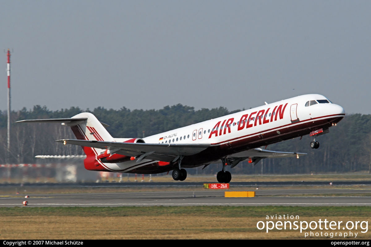 D-AGPG - Air Berlin Fokker F100 at Berlin-Tegel Airport (TXL/EDDT) taken by Michael Schütze | openspotter.org | ID: 10090