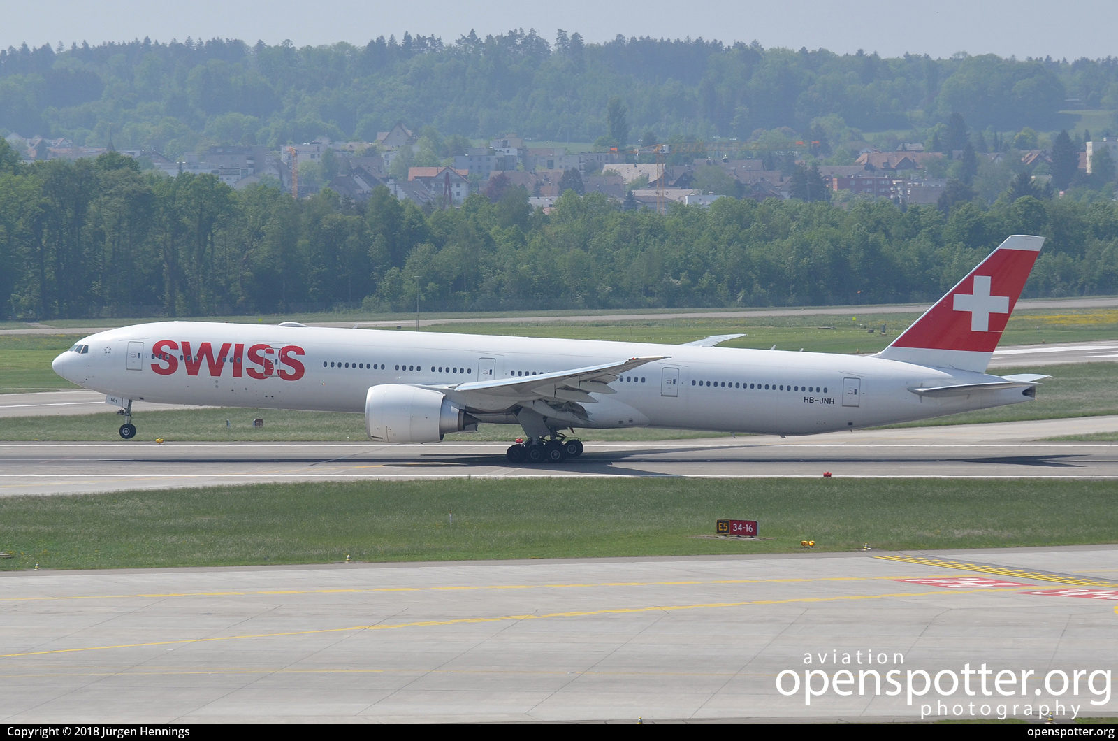 HB-JNH - Swiss Boeing 777-3DE(ER) at Zurich International Airport (ZRH/LSZH) taken by Jürgen Hennings | openspotter.org | ID: 53791