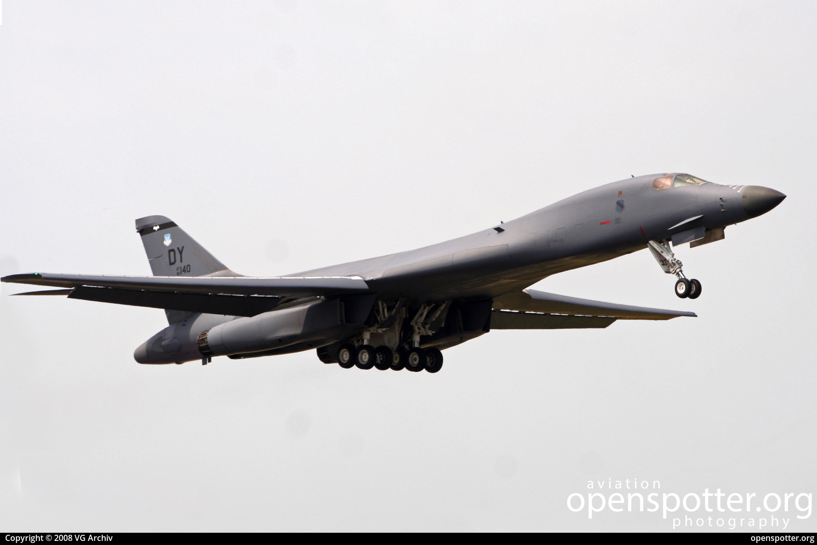 85-0074 - US Airforce (USAF) Rockwell B-1B Lancer at Berlin-Schönefeld International Airport (SXF/EDDB) taken by VG Archiv | openspotter.org | ID: 88808