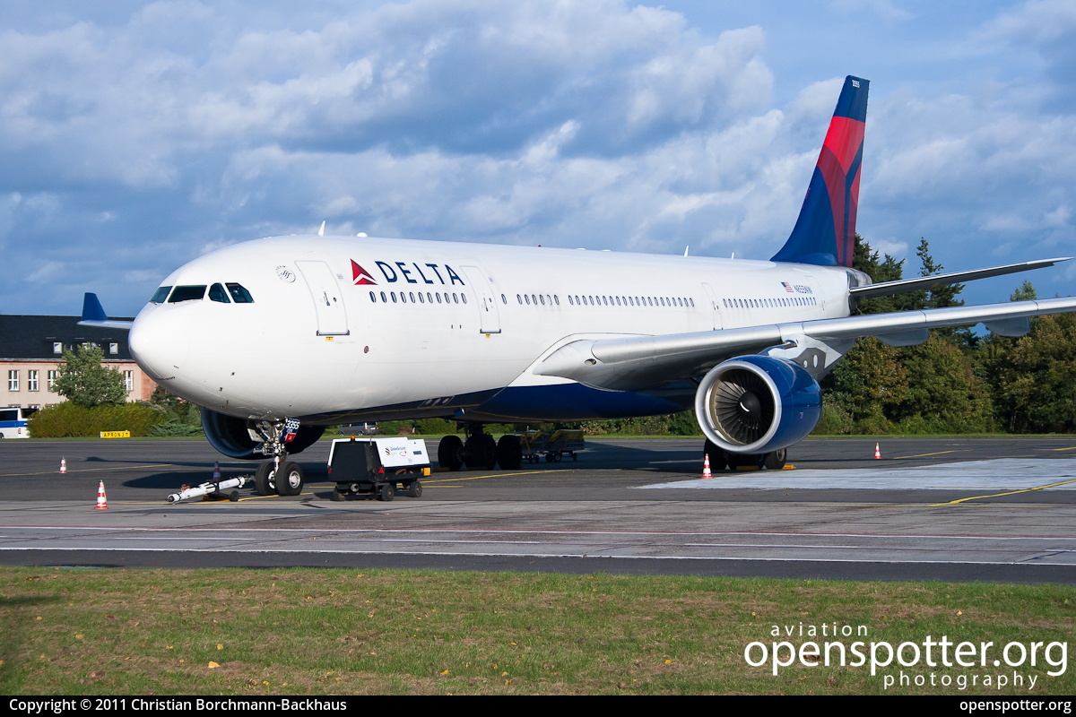 N855NW - Delta Air Lines Airbus A330-223 at Berlin-Schönefeld International Airport (SXF/EDDB) taken by Christian Borchmann-Backhaus | openspotter.org | ID: 1702