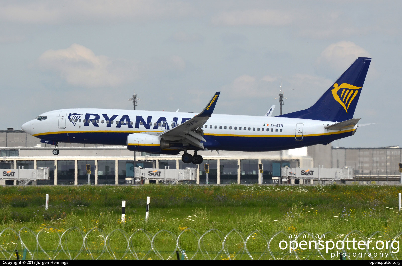 EI-EBM - Ryanair Boeing 737-8AS(WL) at Berlin-Schönefeld International Airport (SXF/EDDB) taken by Jürgen Hennings | openspotter.org | ID: 44886