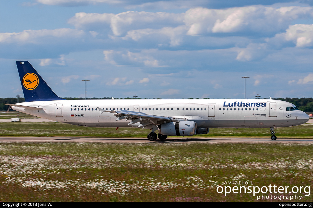 D-AIRD - Lufthansa Airbus A321-131 at Hanover-Langenhagen Airport (HAJ/EDDV) taken by Jens W. | openspotter.org | ID: 7448