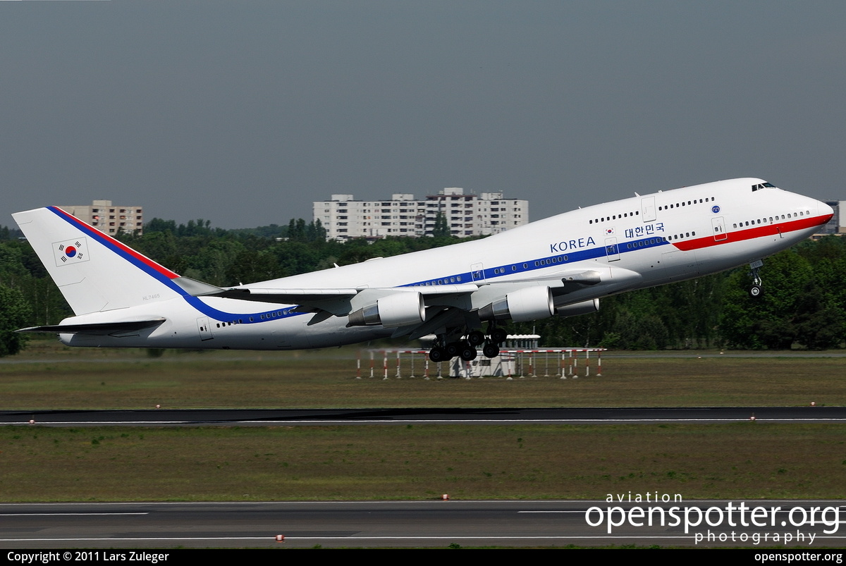 HL7465 - Korean Air Lines Boeing 747-4B5 at Berlin-Tegel Airport (TXL/EDDT) taken by Lars Zuleger | openspotter.org | ID: 4371