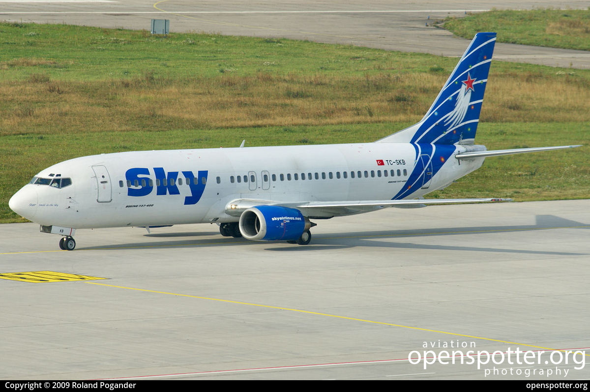 TC-SKB - Sky Airlines Boeing 737-430 at Leipzig/Halle Airport (LEJ/EDDP) taken by Roland Pogander | openspotter.org | ID: 3727