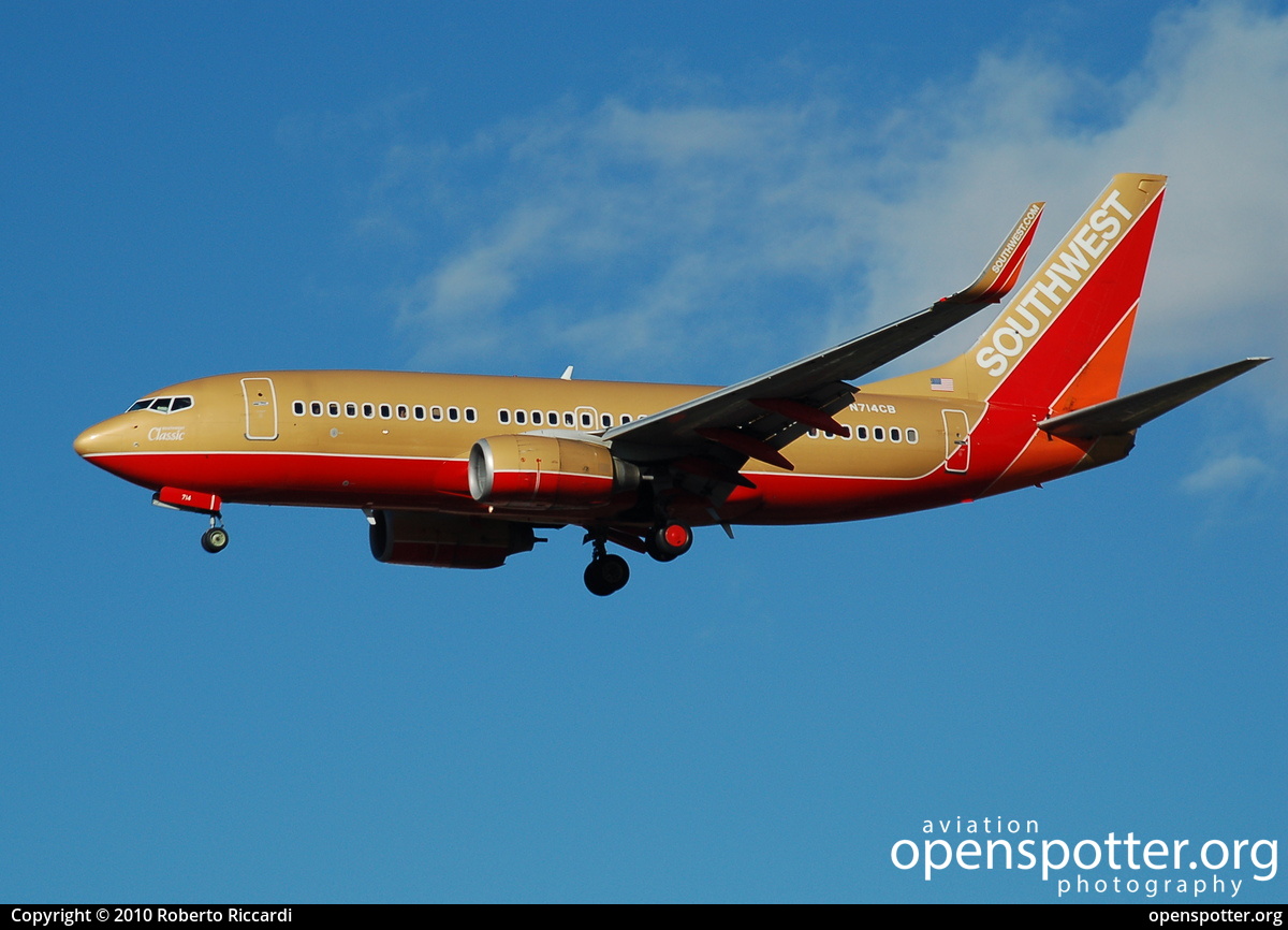 N714CB - Southwest Airlines Boeing 737-7H4(WL) at McCarran International Airport (LAS/KLAS) taken by Roberto Riccardi | openspotter.org | ID: 3037