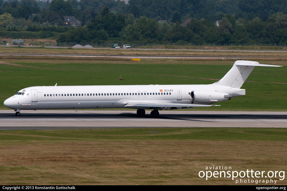 EC-LEY - Swiftair McDonnell Douglas MD-83 at Düsseldorf International Airport (DUS/EDDL) taken by Konstantin Gottschalk | openspotter.org | ID: 25007