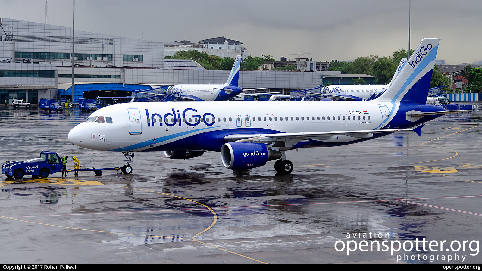 VT-IDY - IndiGo Airlines Airbus A320-214 at Chatrapati Shivaji International Airport (BOM/VABB) taken by Rohan Paliwal | openspotter.org | ID: 71105